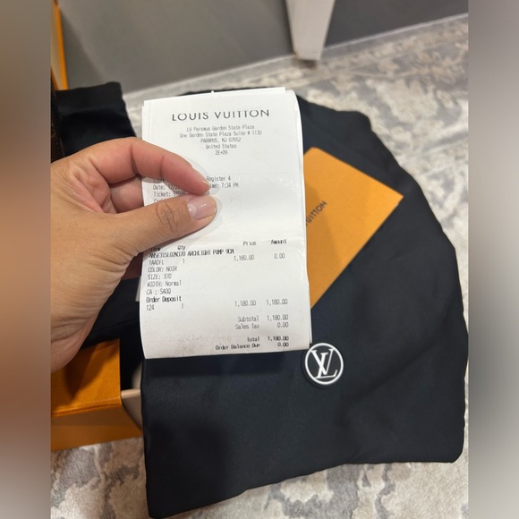 AUTHENTIC Louis Vuitton Archlight Pump - Picture 4 of 6